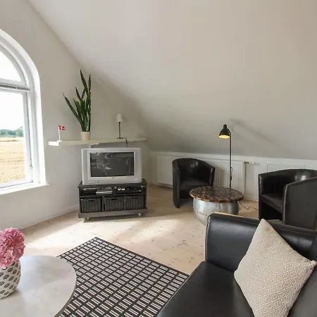 Kundry - 800m From The Sea By Interhome Tranekaer